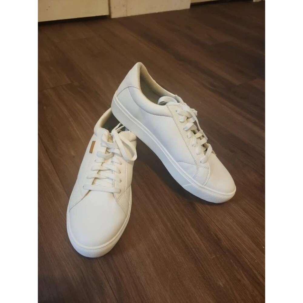 Dr Scholl's all white tennis shoe size 10